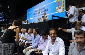 Télam 24/02/2016 Buenos Aires. El Congreso del Partido Justicialista comenzó a sesionar pasadas las 11.40, en el microestadio de Obras Sanitarias, y buscará definir el cronograma electoral para elegir autoridades nacionales peronistas. Foto: Daniel Dabove/Télam/lz