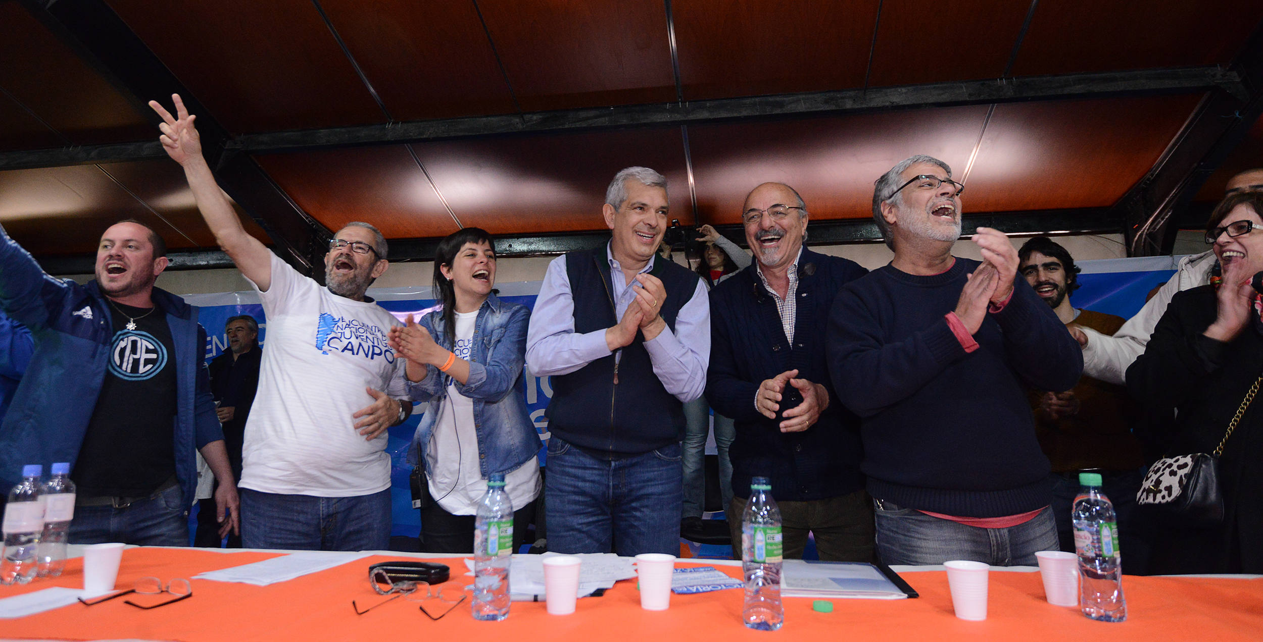Photo of «Con Macri y Massa volvemos a la Argentina del endeudamiento financiero”