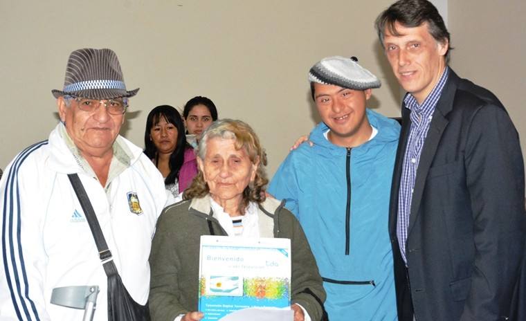 Photo of “No queremos que nadie se vea privado del desarrollo cultural e informativo”