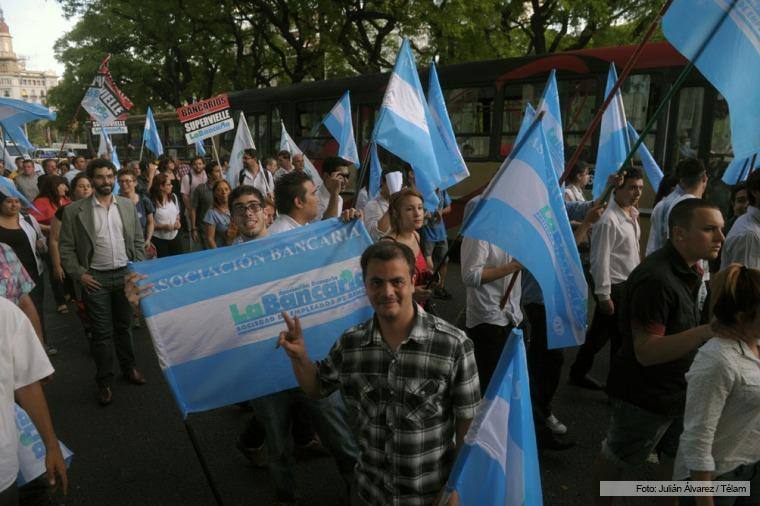 Photo of En un masivo acto sindical, militantes y dirigentes respaldaron a Scioli