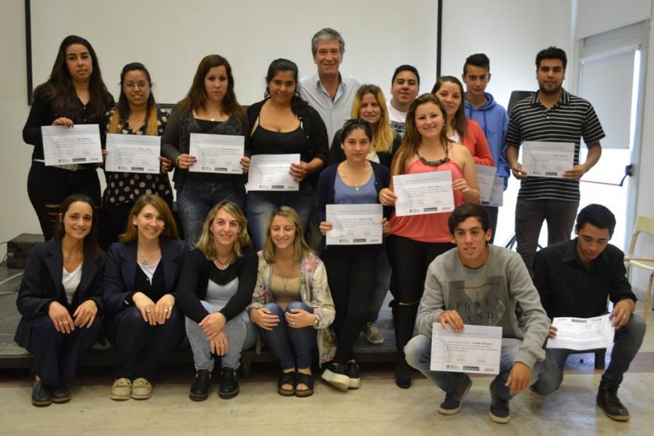 Photo of Balcarce: Se entregaron certificados del programa Jóvenes con más y mejor Trabajo