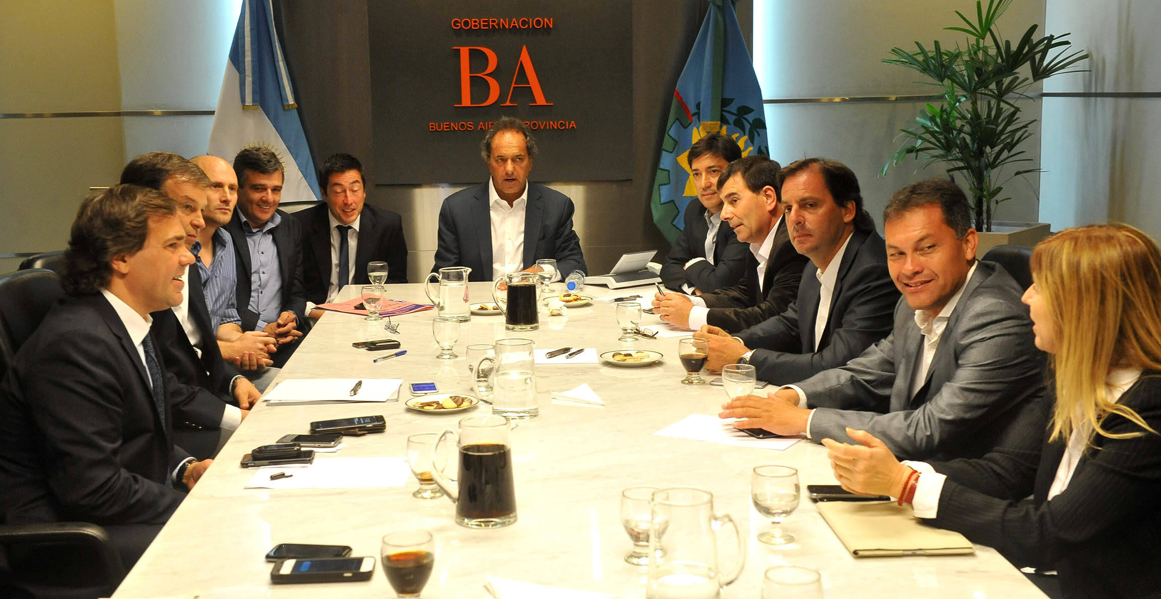 Photo of Daniel Scioli se reunió con una decena de nuevos intendentes electos del FPV