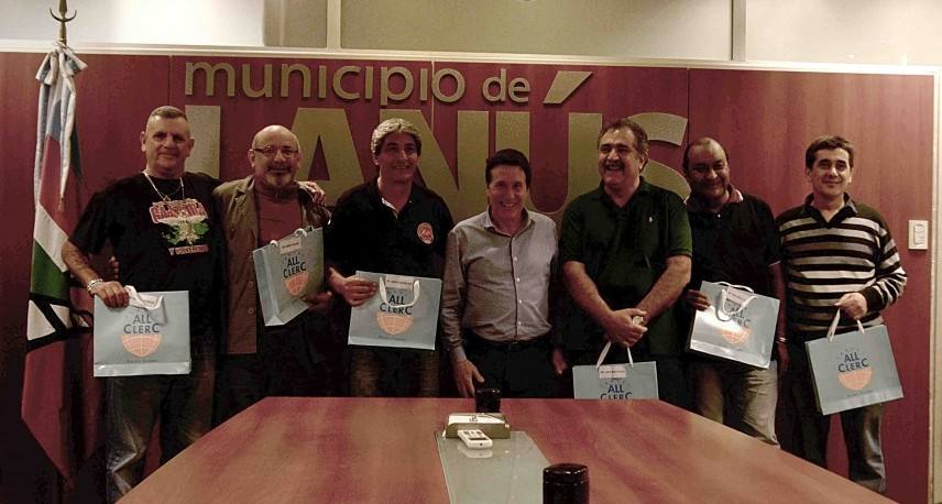 Photo of Lanús: Se entregaron pasajes aéreos a veteranos para viajar a Malvinas