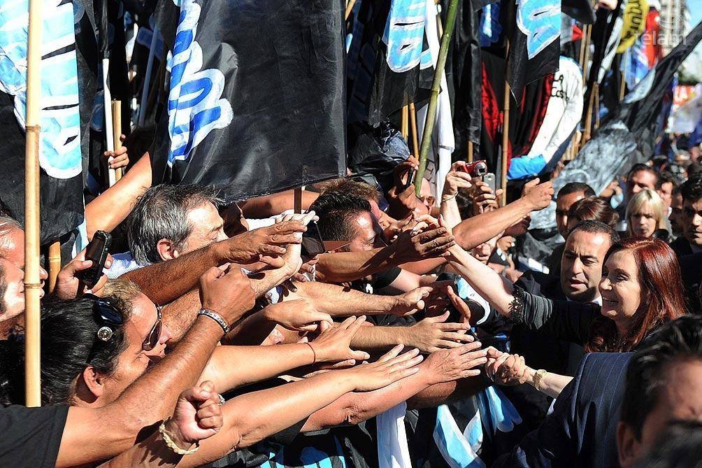 Photo of CFK homenajeó a la militancia y pidió redoblar esfuerzos de cara al balotaje