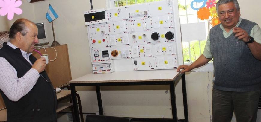 Photo of Mar Chiquita: El intendente visitó distintas instituciones educativas