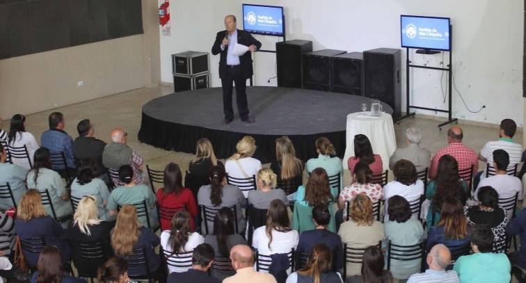 Photo of Mar Chiquita: Paredi realizó importantes anuncios para empleados municipales