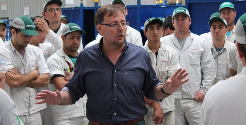 Photo of El Diputado Oscar Romero habló con cientos de trabajadores en Honda Campana