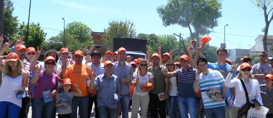 Photo of El Peronismo de San Isidro casa por casa en apoyo a Scioli Presidente