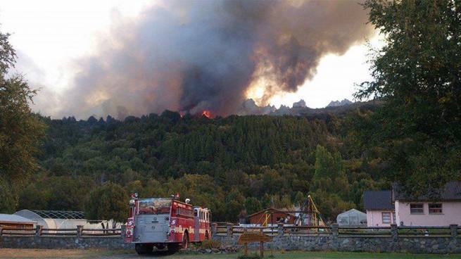 Photo of El incendio en Parque Los Alerces  ya quemó más de 1300 hectáreas de bosque