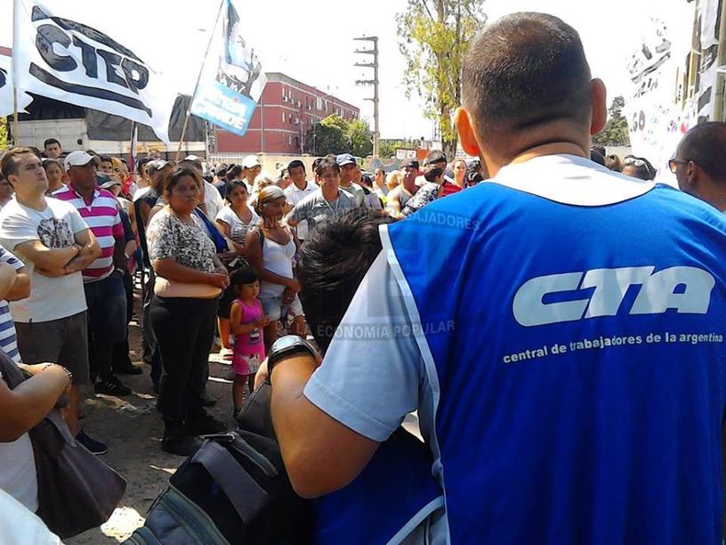 Photo of Cooperativistas exigieron al gobierno nacional el pago de aguinaldo social y aumento del 40%