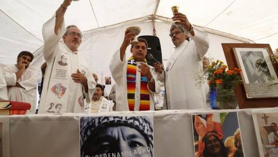 Photo of Curas de la OPP hicieron una misa en Plaza de Mayo por la liberación de Milagro