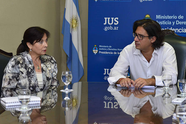 Photo of El ministro de Justicia y Derechos Humanos recibió a Susana Trimarco