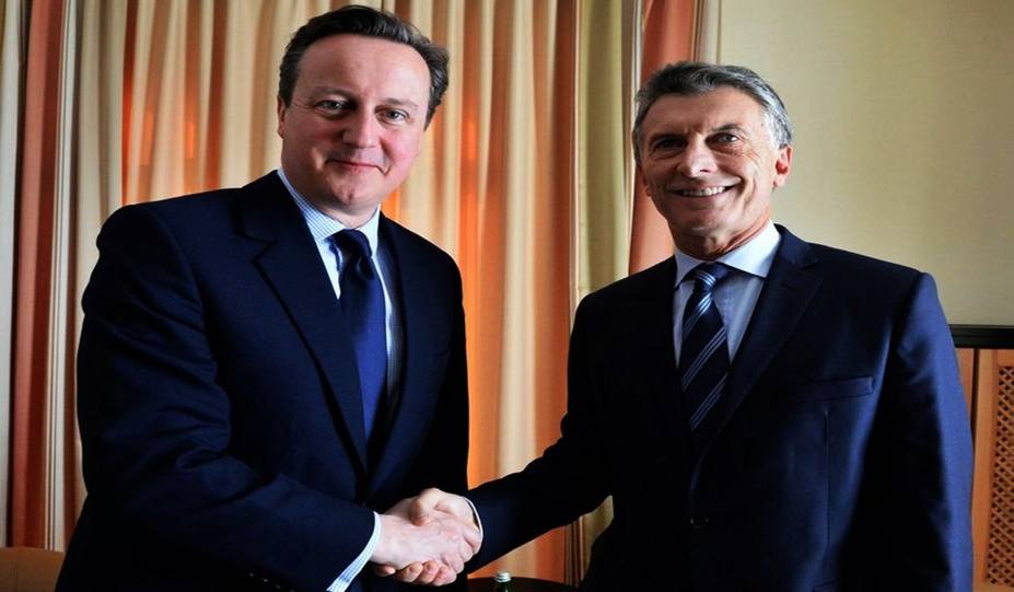 Photo of Macri se reunió en Davos con  el primer ministro británico