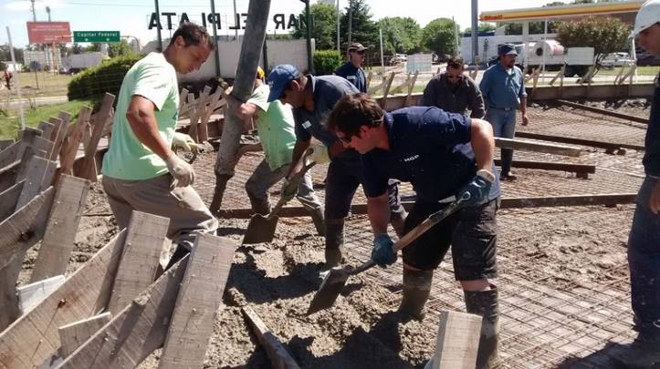 Photo of Mar del Plata: Avanzan trabajos de puesta en valor de rotonda de acceso
