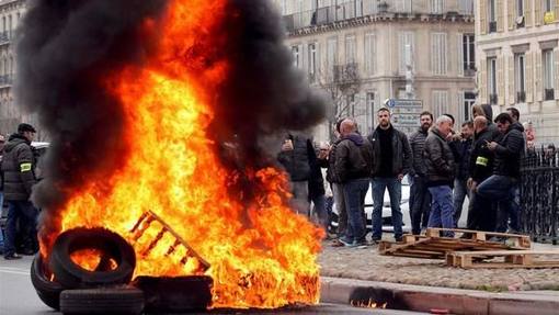 Photo of Huelgas y protestas en Francia a causa del ajuste