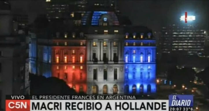 Photo of Los memes que se burlan del gobierno por confundirse los colores de la bandera de Francia