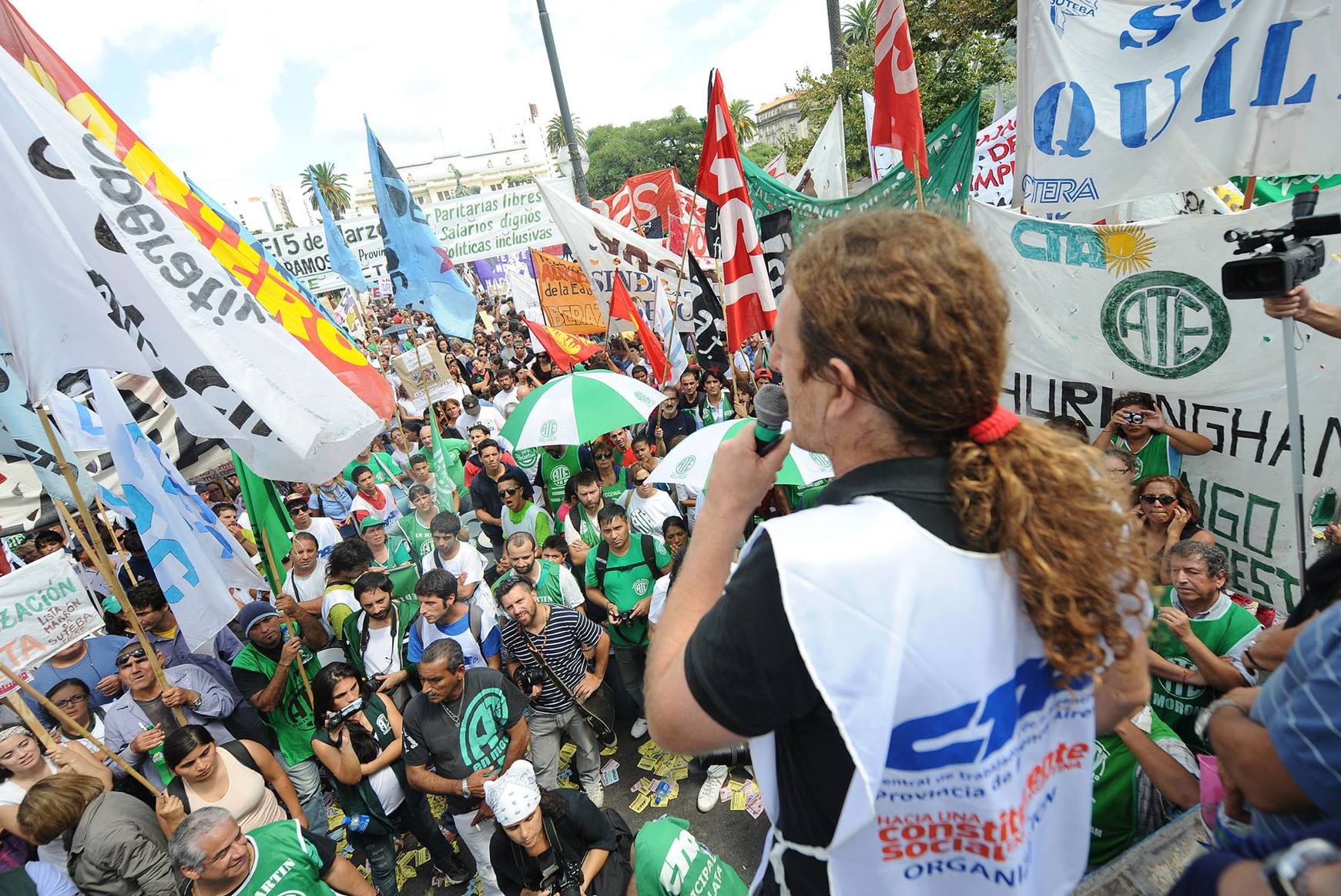 Photo of Era hora: Primera gran marcha y paro contra Macri para repudiar los despedidos