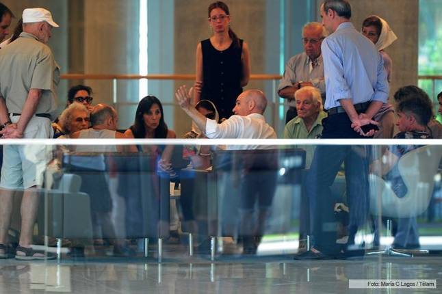 Photo of Familiares y organismos de DDHH pidieron la renuncia de Lopérfido