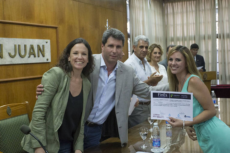 Photo of “Cada una de ustedes está empujando para que este país salga adelante”