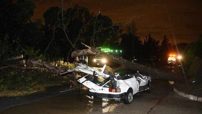 Photo of Cuatro muertos y cientos de evacuados por el temporal en Córdoba