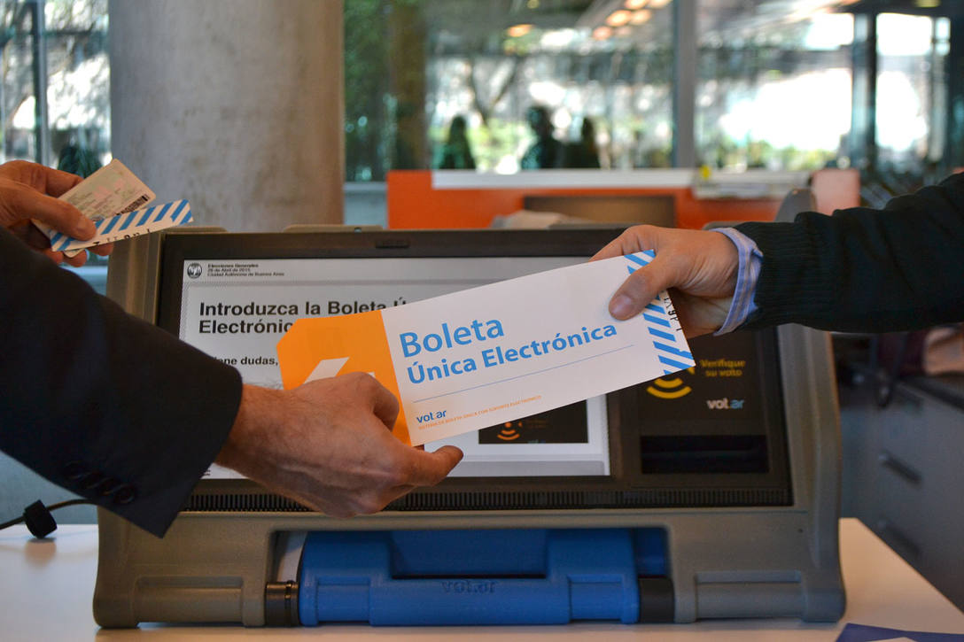 Photo of El Gobierno ratificó la implementación de la boleta electrónica para 2017