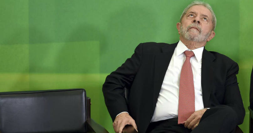 Photo of Golpe judicial en Brasil: Juez opositor impide que Lula Da Silva tome su cargo