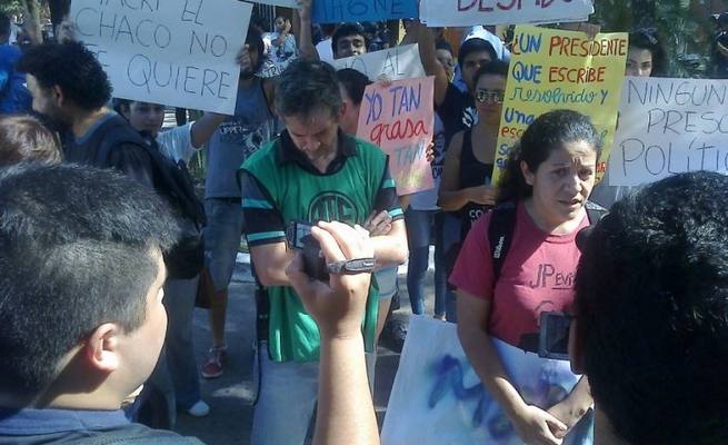 Photo of Macri volvió a escudarse en las fuerzas de seguridad para evadir escraches en Chaco