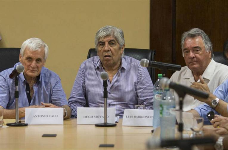 Photo of Caló, Moyano y Barrionuevo intentan unirse contra el impuesto a las Ganancias