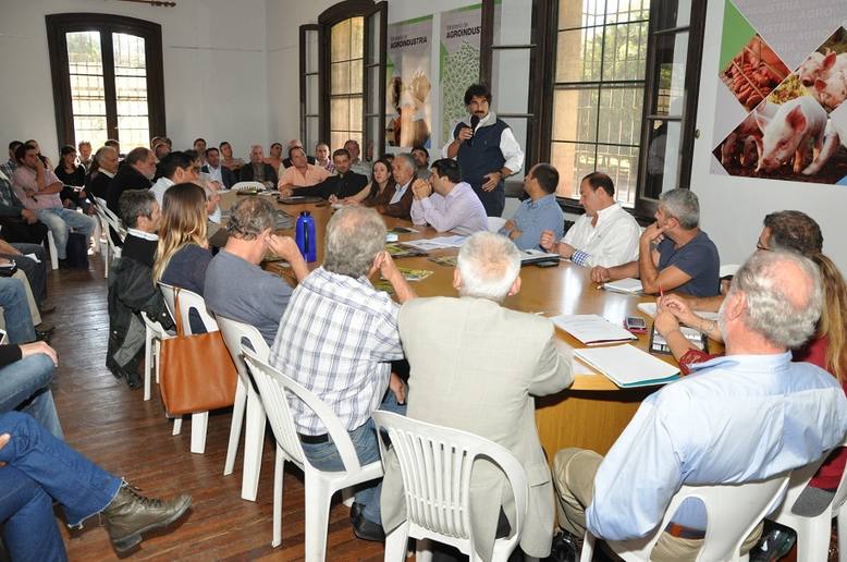 Photo of Reactivan funcionamiento de la Mesa Apícola provincial