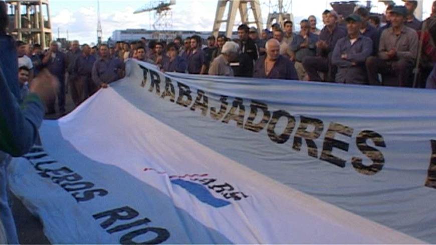 Photo of Trabajador de Astilleros Río Santiago herido de bala mientras se movilizaban contra el ajuste