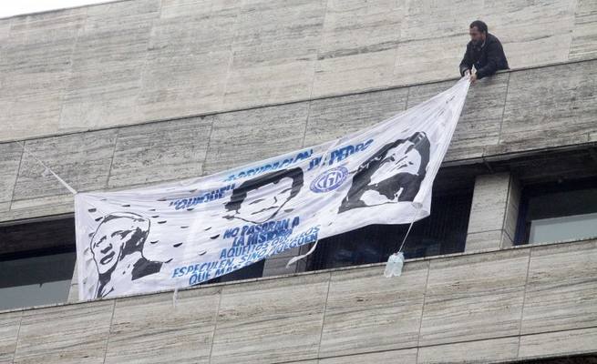 Photo of Persecución: detuvieron a empleados judiciales por apoyar a Cristina