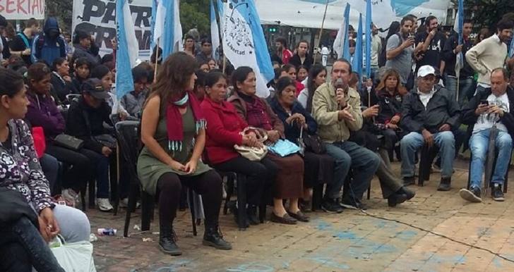 Photo of Organizaciones contra Protocolo Antipiquete frente a Municipalidad de La Plata