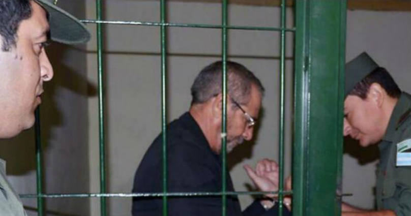 Photo of Se viraliza la foto de Jaime detenido en una celda de Gendarmería