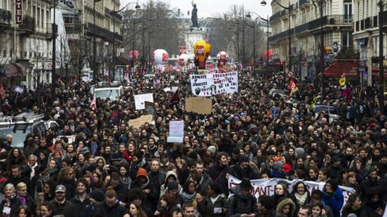 Photo of En Francia también quisieron un plan de empleo joven y precarizado