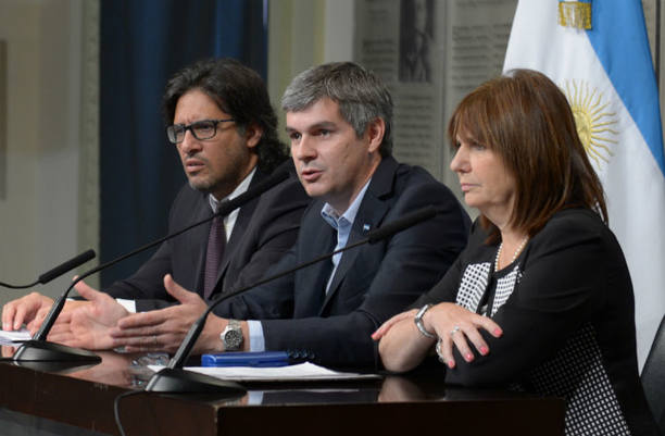 Photo of Congreso: El gobierno busca controlar la justicia y limita a Gils Carbó