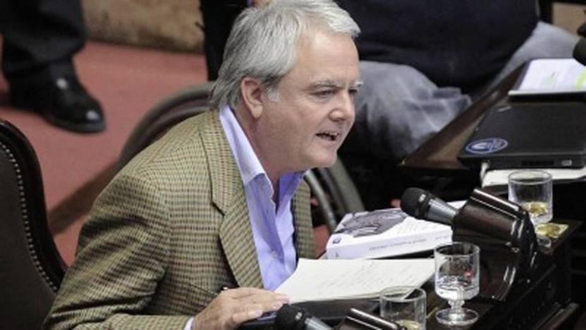 Photo of Pinedo reclama silencio social y mediático sobre los Panamá Papers