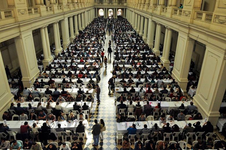 Photo of Jóvenes rindieron examen para obtener residencia en hospitales públicos de Provincia