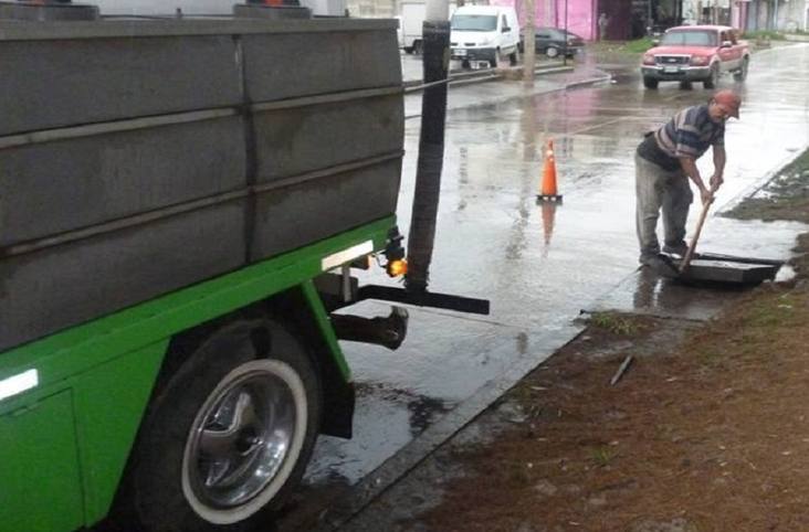 Photo of Varela: Por las lluvias, continúa la limpieza de sumideros