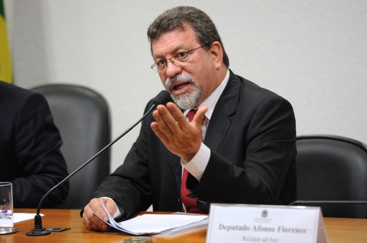 Photo of Diputado de PT denuncia ruptura de modelo bienestar social en Brasil