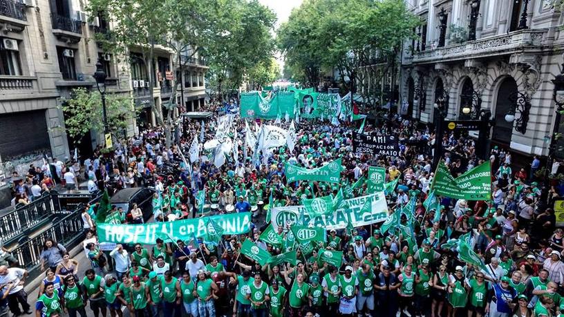 Photo of Trabajadores bonaerenses tomaron las calles en repudio a Vidal y Cambiemos