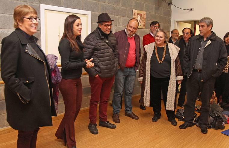 Photo of Teresa Parodi y Rita Cortese junto a Ferraresi en Avellaneda