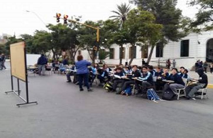 Photo of La Universidad de Catamarca también en plan de lucha