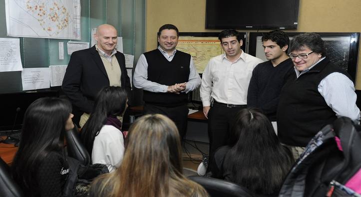 Photo of Sistema de pasantías para que jóvenes malvinenses accedan a su primer trabajo