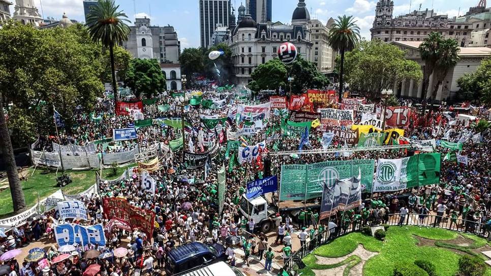Photo of Histórica marcha de sindicatos bonaerenses contra Cambiemos