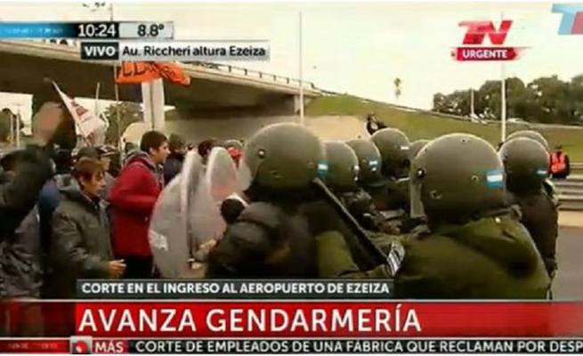 Photo of Antipiquetes: Gendarmería reprimió brutalmente a trabajadores