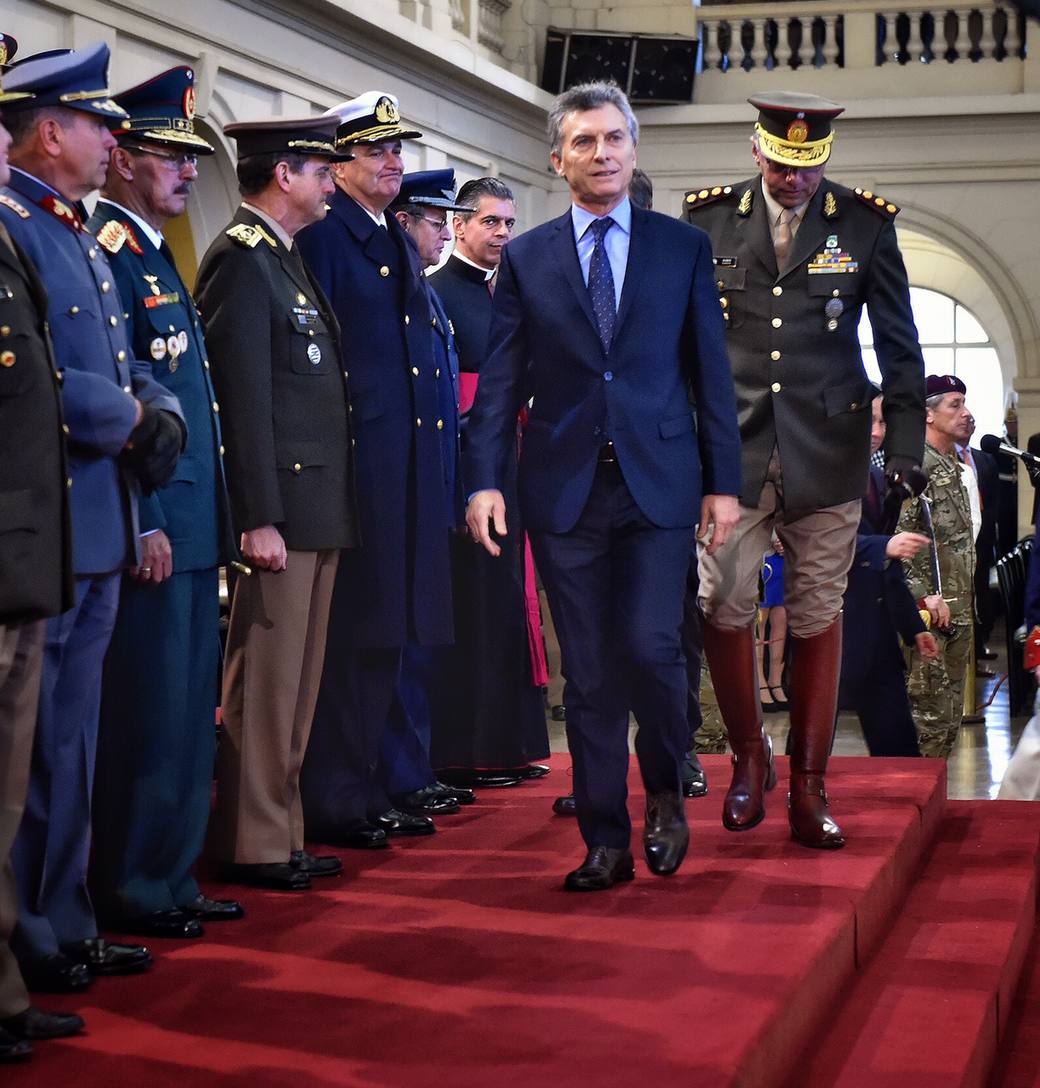 Photo of Macri se puso la gorra: Decretó autonomía a las FFAA