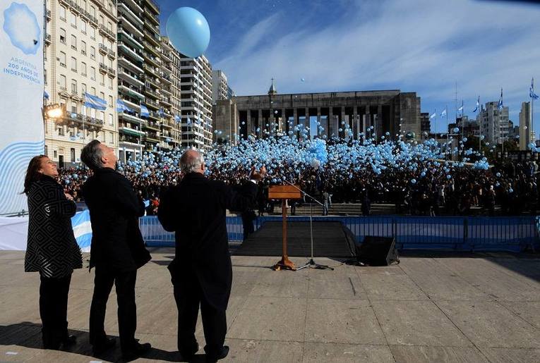 Photo of Macri hizo cantar el “sí, se puede” de su campaña a niños de primaria