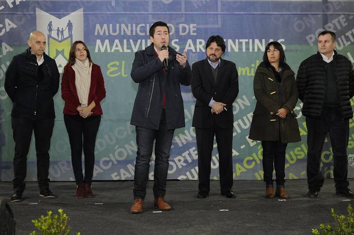 Photo of Nardini entregó 518 escrituras a familias de Malvinas Argentinas