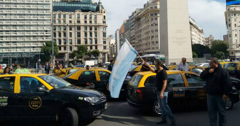 Photo of La 9 de julio fue un caos por dos protestas