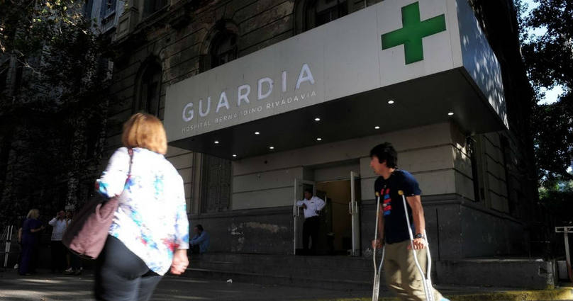 Photo of Médicos y enfermeros piden más seguridad en el hospitales porteños